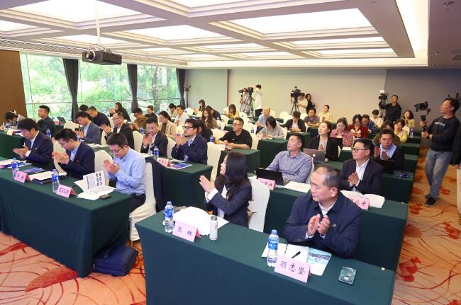 是什么“黑科技”让记者流连忘返?全国30余家主流媒体走进成人网站
是什么“黑科技”让记者流连忘返?全国30余家主流媒体走进成人网站